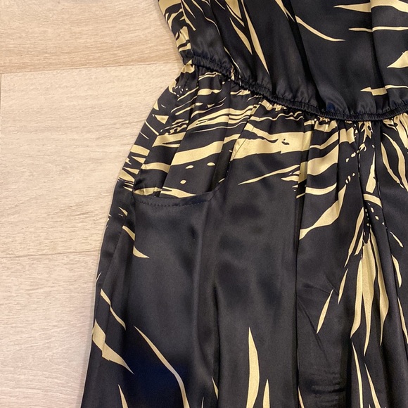 Black and Gold Strapless Dress with Pockets size S/M - Picture 2 of 5
